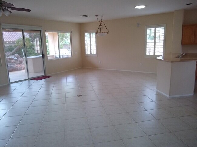 Foto del edificio - 39354 Falconwood Ct