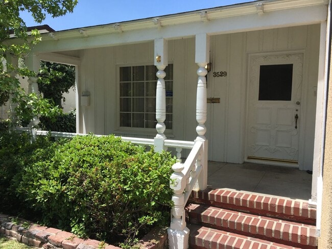 Building Photo - EE919F