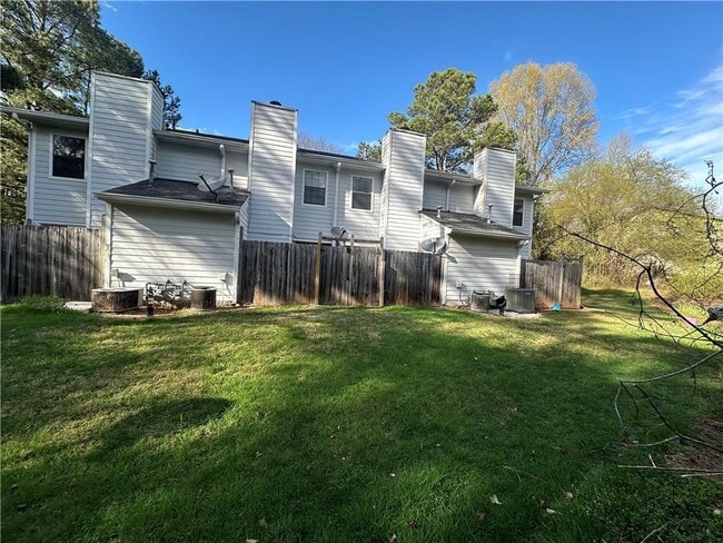 Building Photo - 6320 Holcomb Way