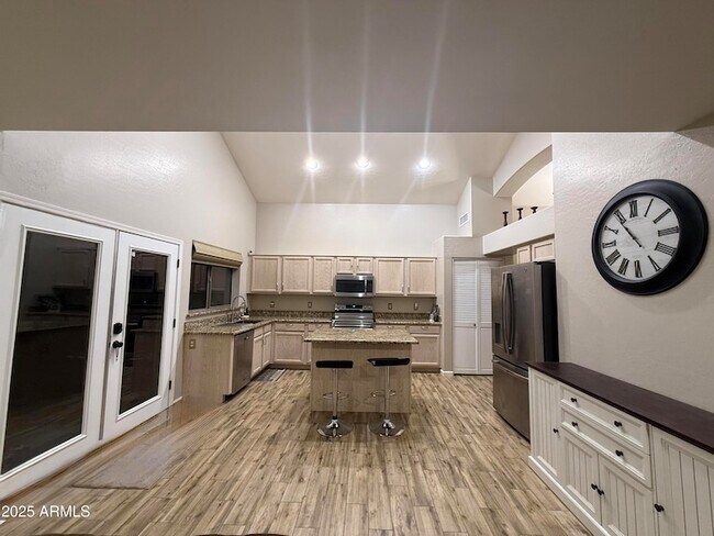 Foto del edificio - 2500 S Sunnyvale Ave