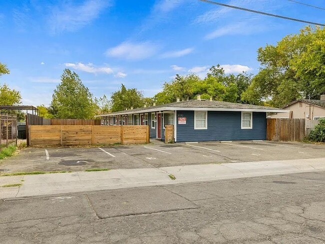 Building Photo - 2720 Forrest St