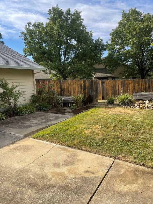 Foto del edificio - 4481 Lynbrook Loop