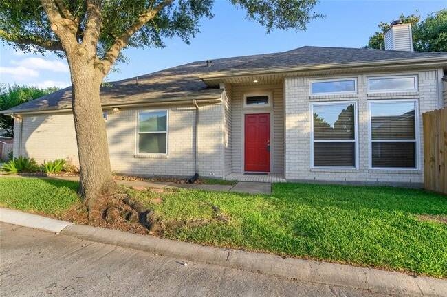 Foto del edificio - 10335 Emerald Oaks Dr
