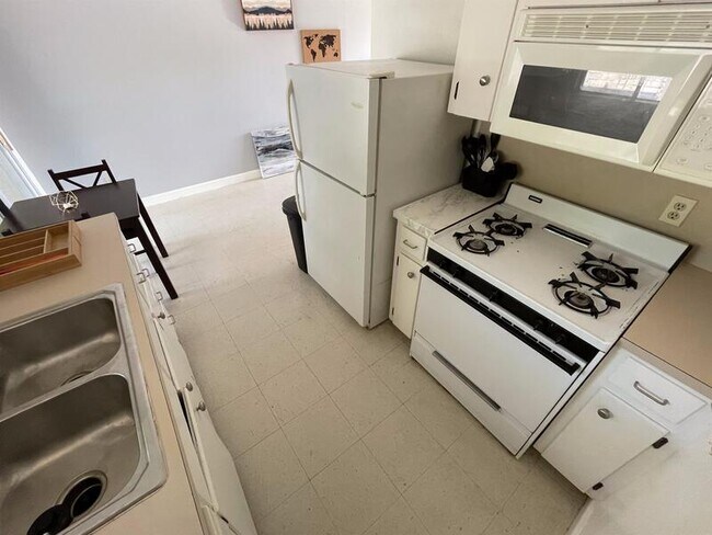 Foto del edificio - 8603 Woodstone Dr