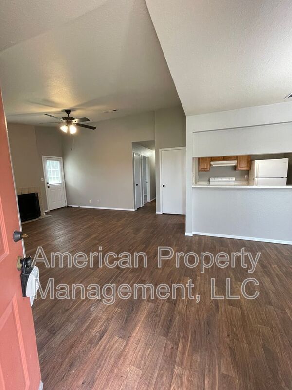 Foto del edificio - 13120 E 44th St