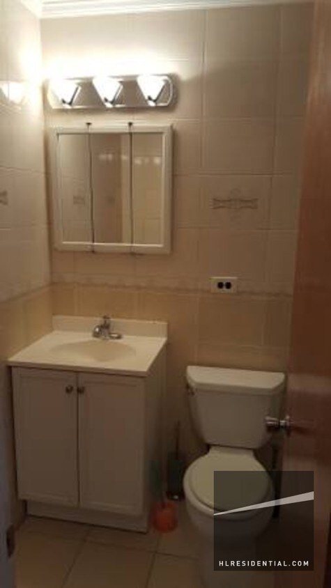 Foto del edificio - 4344 161st St