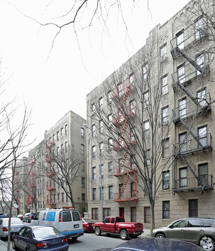 Primary Photo - 3145 Rochambeau Ave