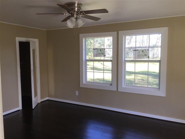 Foto del edificio - 17119 I-35