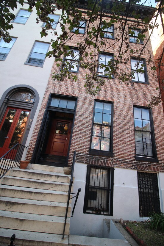 Primary Photo - 918 St Paul St