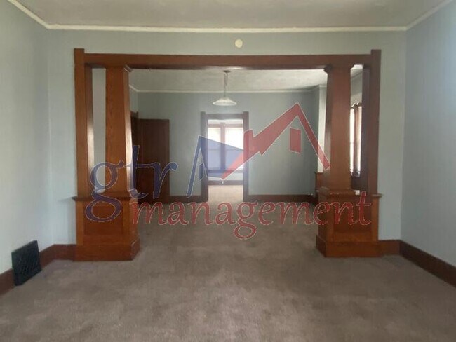 Foto del edificio - 2432 Laurel Ave