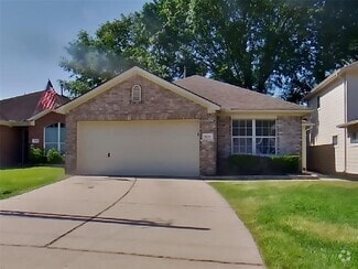 Building Photo - 5019 Willow Point Dr
