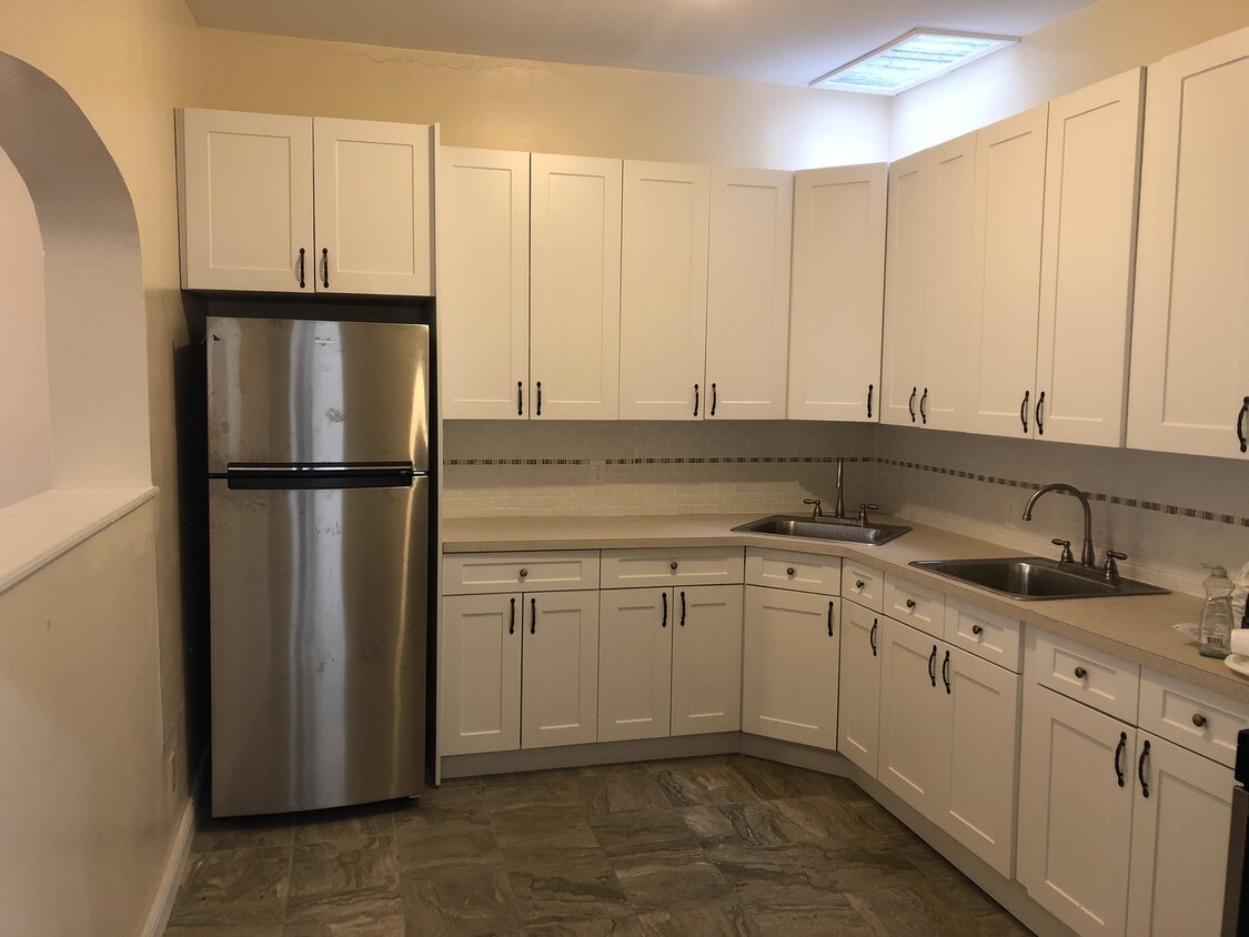 Foto principal - 102 Wilkinson Ave