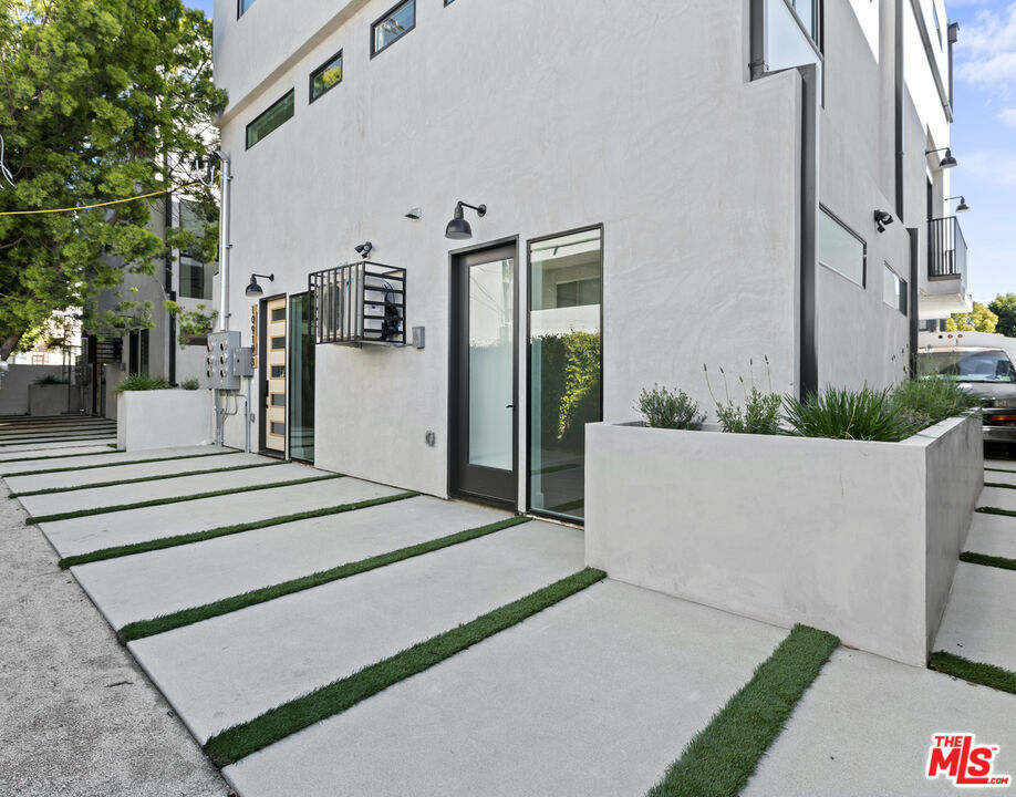 Foto principal - 10919 Hesby St