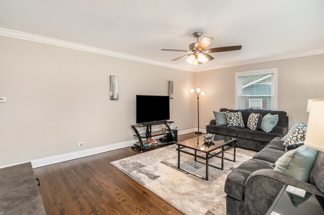 Foto del edificio - 649 Edgebrook Terrace