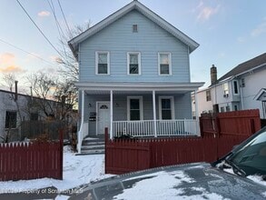 Building Photo - 1409 Sanderson Ave