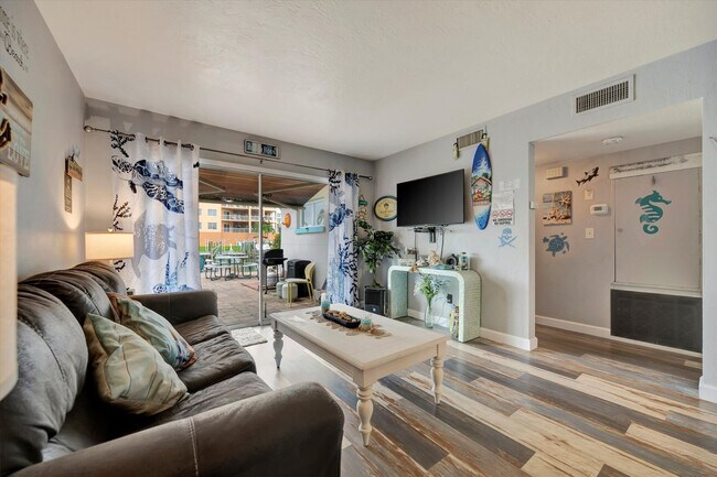 Building Photo - 11420 1st St E