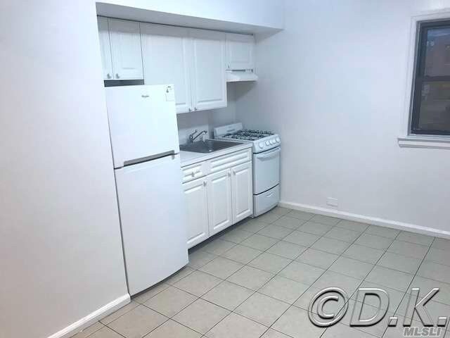 Foto del edificio - 425 W Broadway