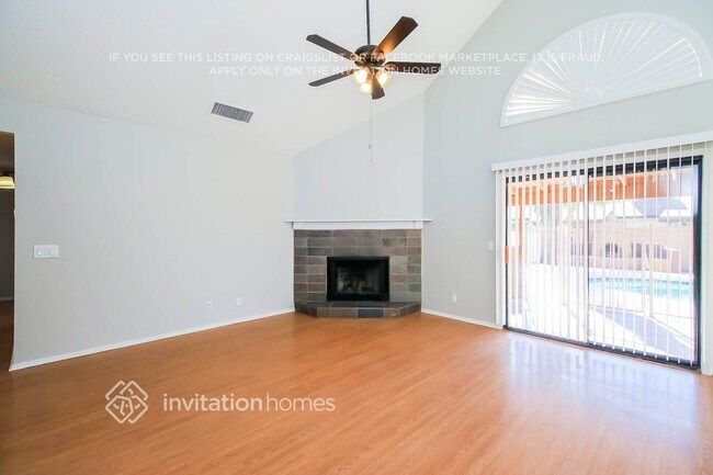 Foto del edificio - 4151 E Holmes Ave