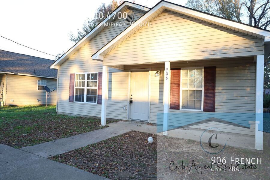 Foto principal - Spacious 4 bed 2 bath home