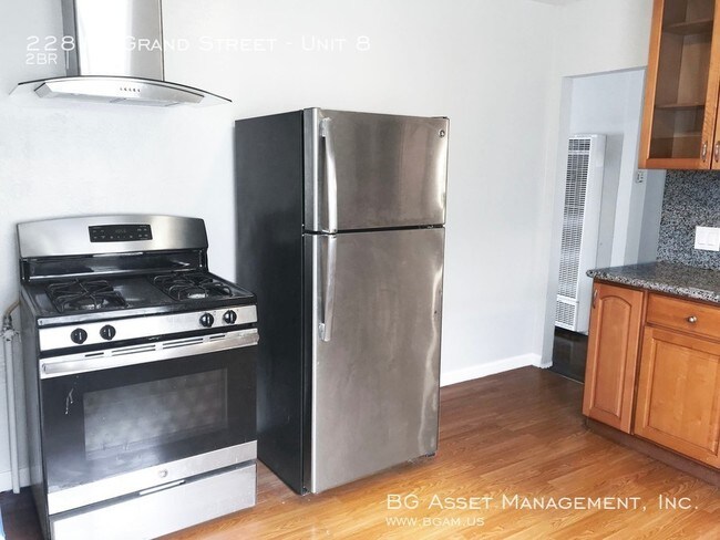 Foto del edificio - 22815 Grand St