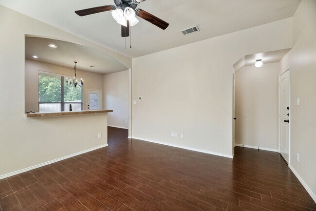Foto del edificio - AVAILABLE NOW! Beautiful 3 Bedroom Duplex located in Lavon,Texas!