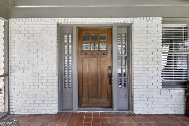 Foto del edificio - 1782 Walker Ave