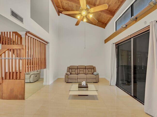 Foto del edificio - 2701 SW 58th Manor