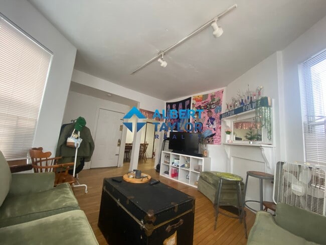 Building Photo - 10 Parker Hill Ave