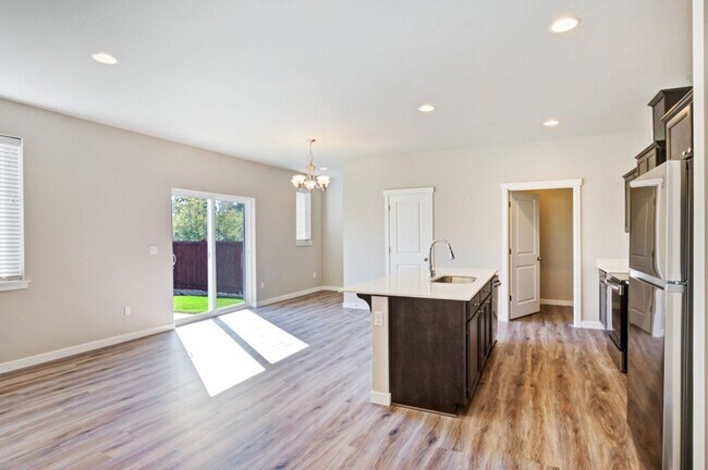 Building Photo - 4bd 2.5ba in LSSD - $500 RENT CREDIT & NO ...