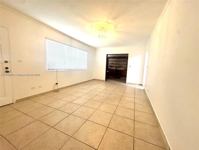 Foto del edificio - 539 W 40th Pl