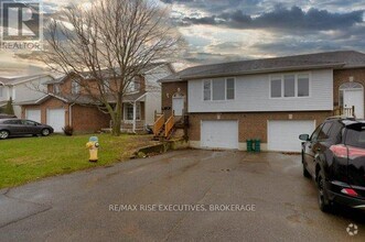 Building Photo - 1344-1344 Brackenwood Crescent