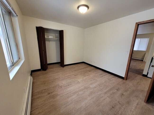 Foto del edificio - 1138 E Walnut St
