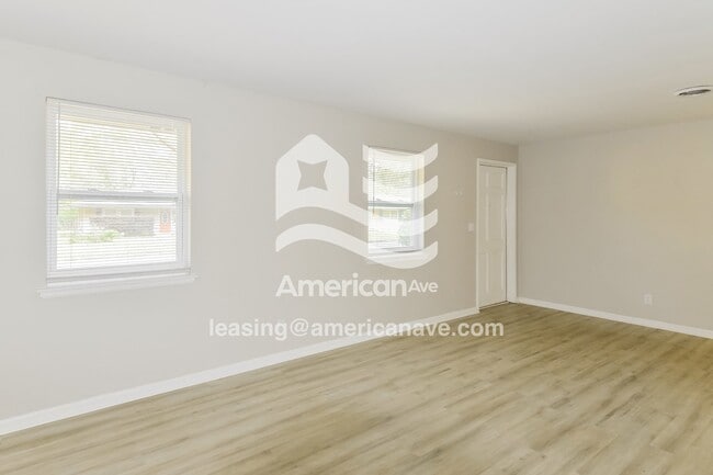 Building Photo - 3252 Willow Ln Dr