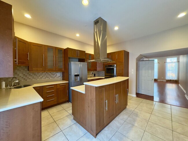 Foto del edificio - Charming 4 Bedroom/2.5 Bathroom in Station North, MD!