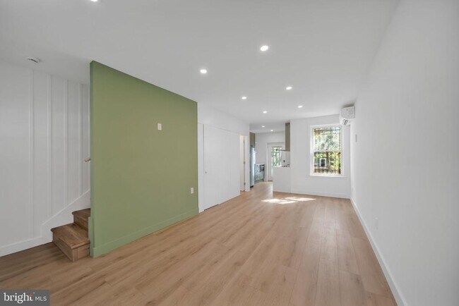 Building Photo - 1845 Corcoran St NE