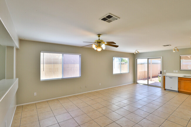 Building Photo - 2837 W Angela Dr