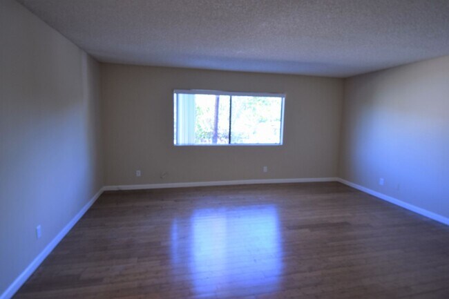 Building Photo - 12249 Oxnard St