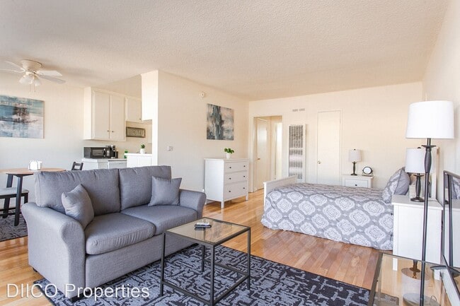 Building Photo - Studio, 1 bath Apartment - 725 Hayworth Av...