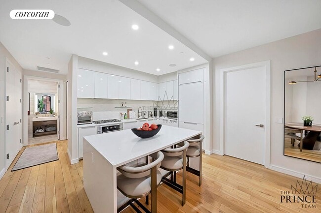 Building Photo - 250 West St