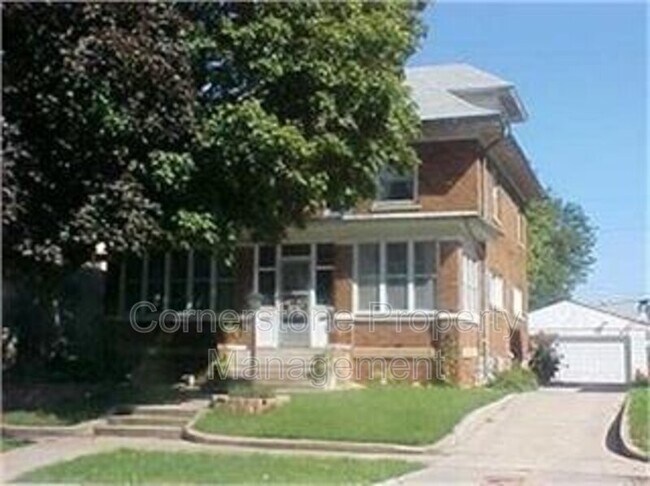 Building Photo - 1420-1420 1/2 3rd Ave S