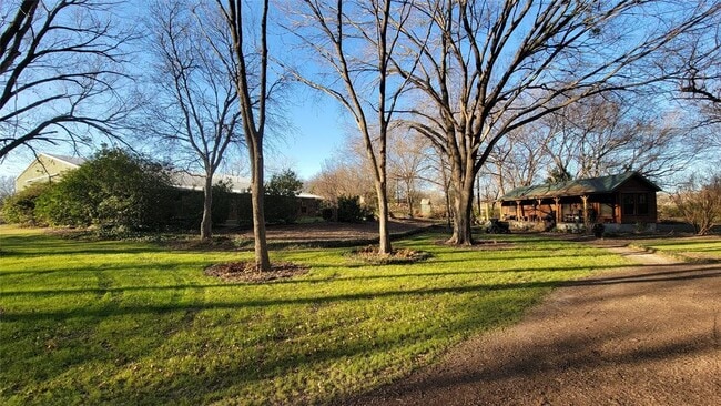 Building Photo - 1645 Karen Dr