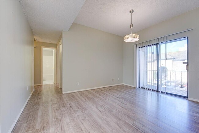 Building Photo - 3744 Thistlemont Dr