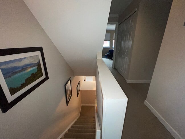 Building Photo - 3-bed, 2-bath GIANT townhouse + GARAGE, BA...