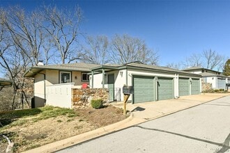 Building Photo - 835 Knickerbacker Dr