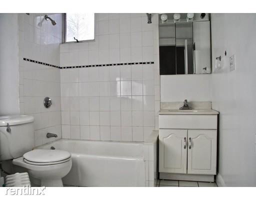 Building Photo - 3 br, 1 bath Condo - 206 Sumner Street