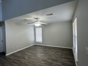 Building Photo - 615 Crescent St