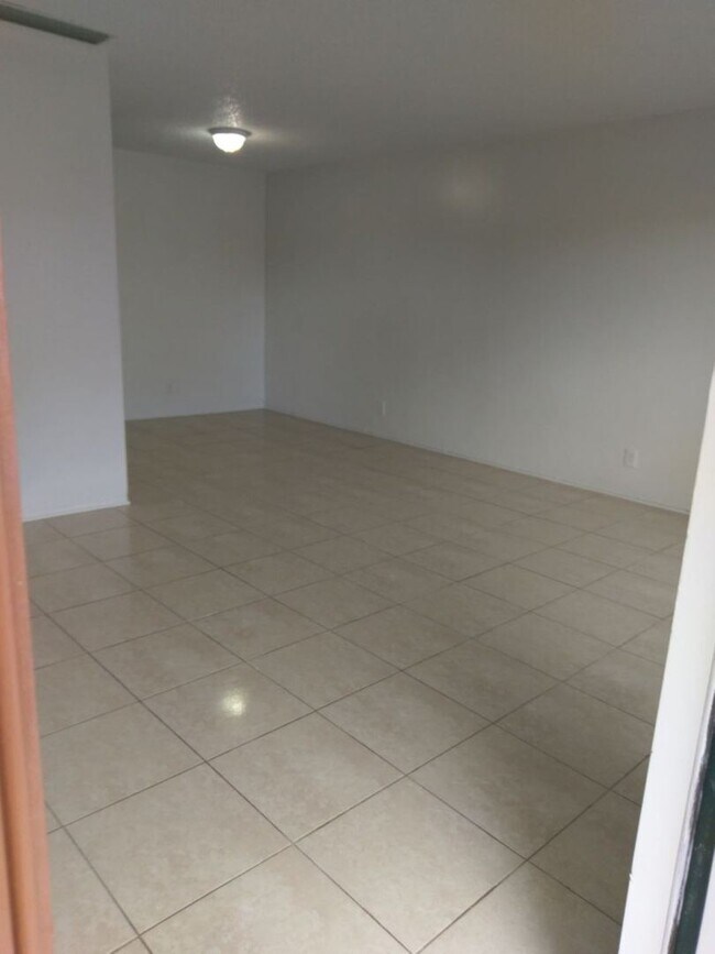 Foto del edificio - 4320-4332 SW 6th St