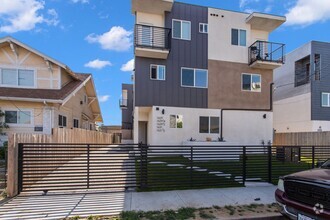 Building Photo - 1631 S New Hampshire Ave