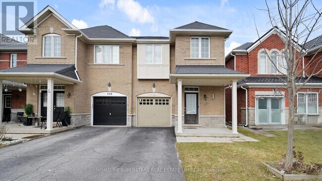 Building Photo - 751 Agnew Cres