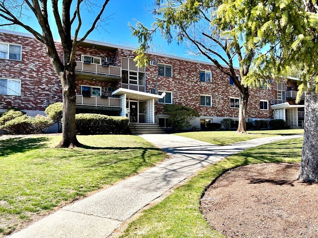 36 Jacqueline Rd Unit F, Waltham, MA 02452 Condo for Rent in Waltham